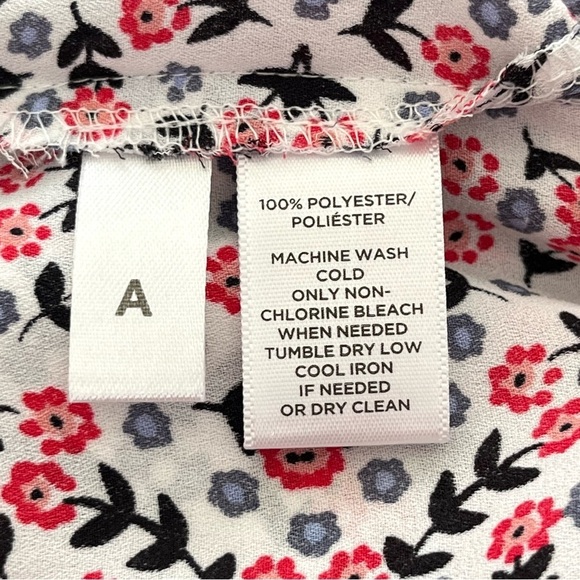 Loft Women’s Long-Sleeved White w/Red Floral Print Banded Collar Size Medium - Picture 8 of 10